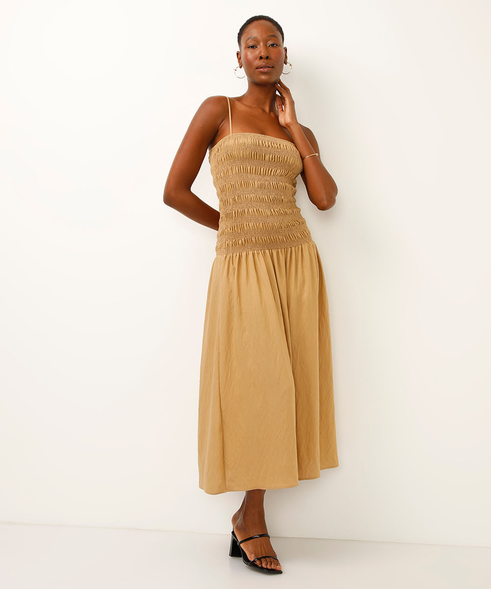 vestido midi alça fina texturizado bege