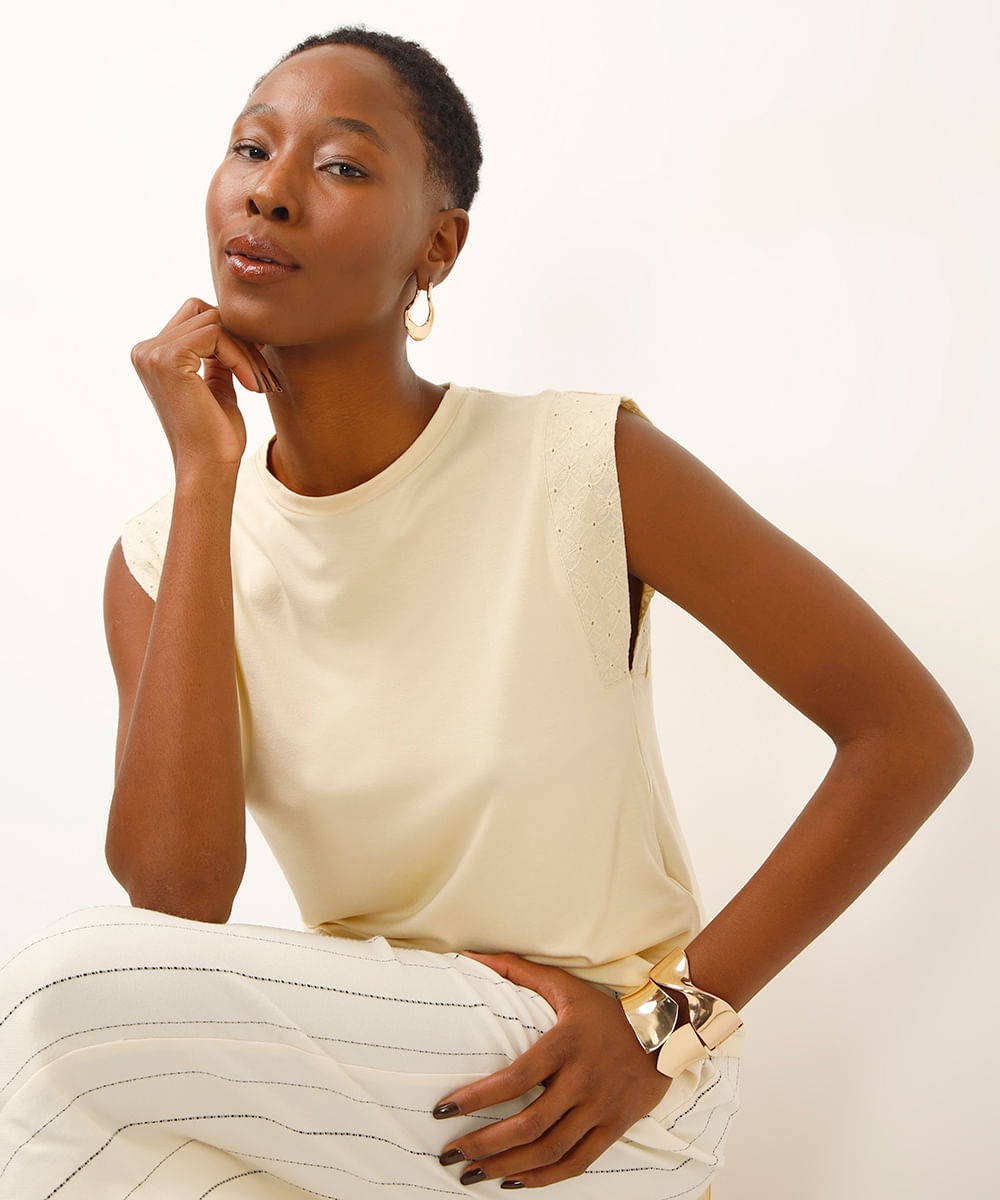 blusa de viscose com laise bege