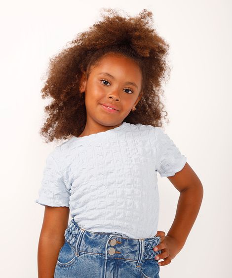 blusa infantil texturizada com frufru azul