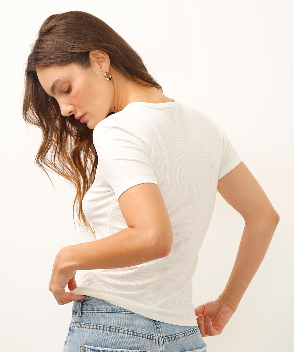 blusa de viscose canelada off white