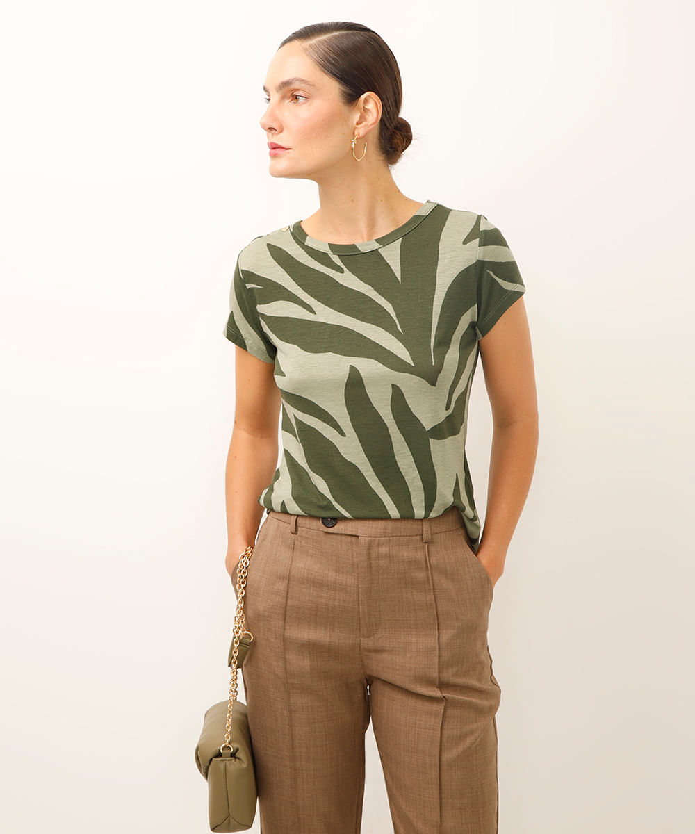 blusa de viscose folhagem com botões verde