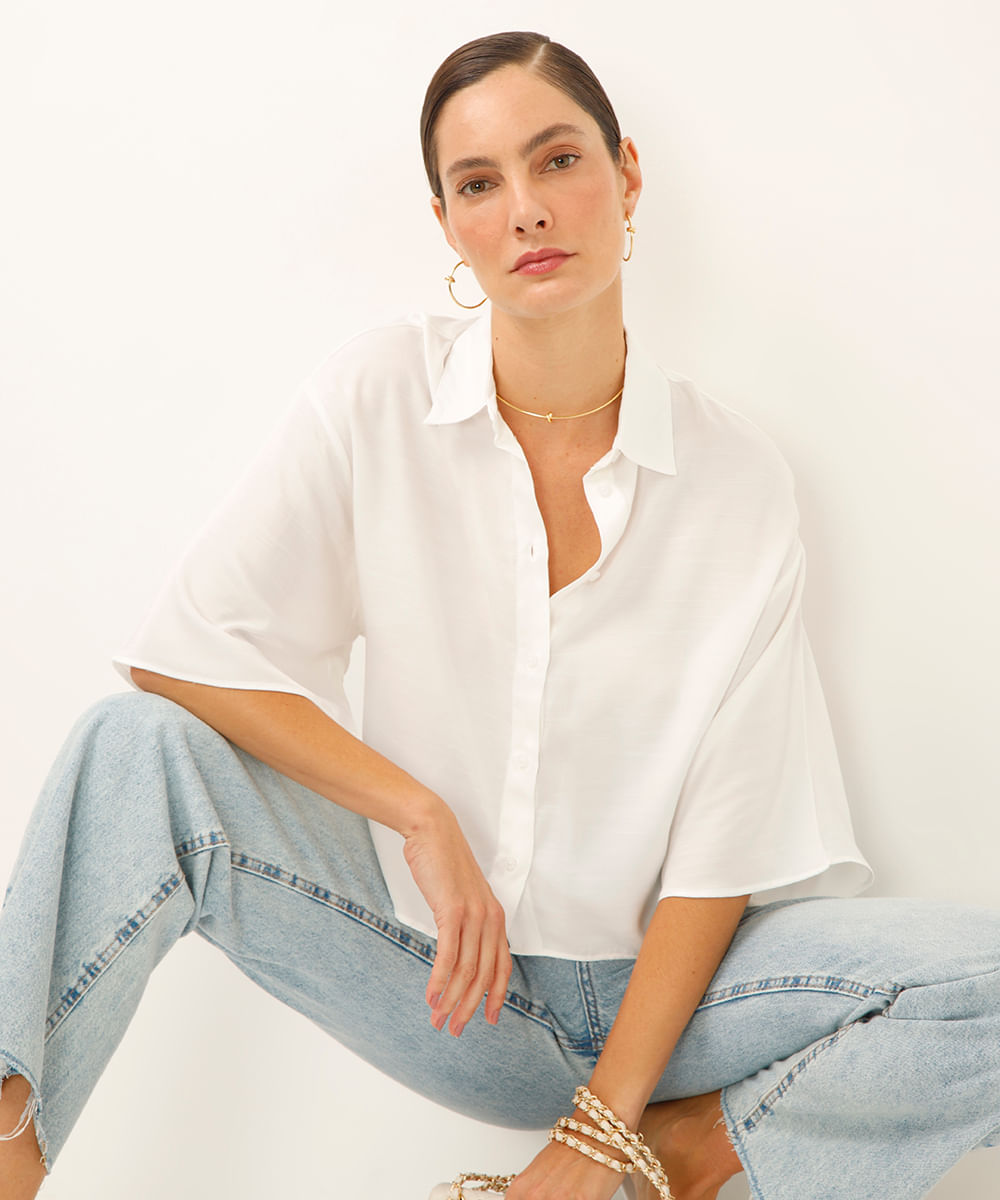 camisa acetinada manga curta off white