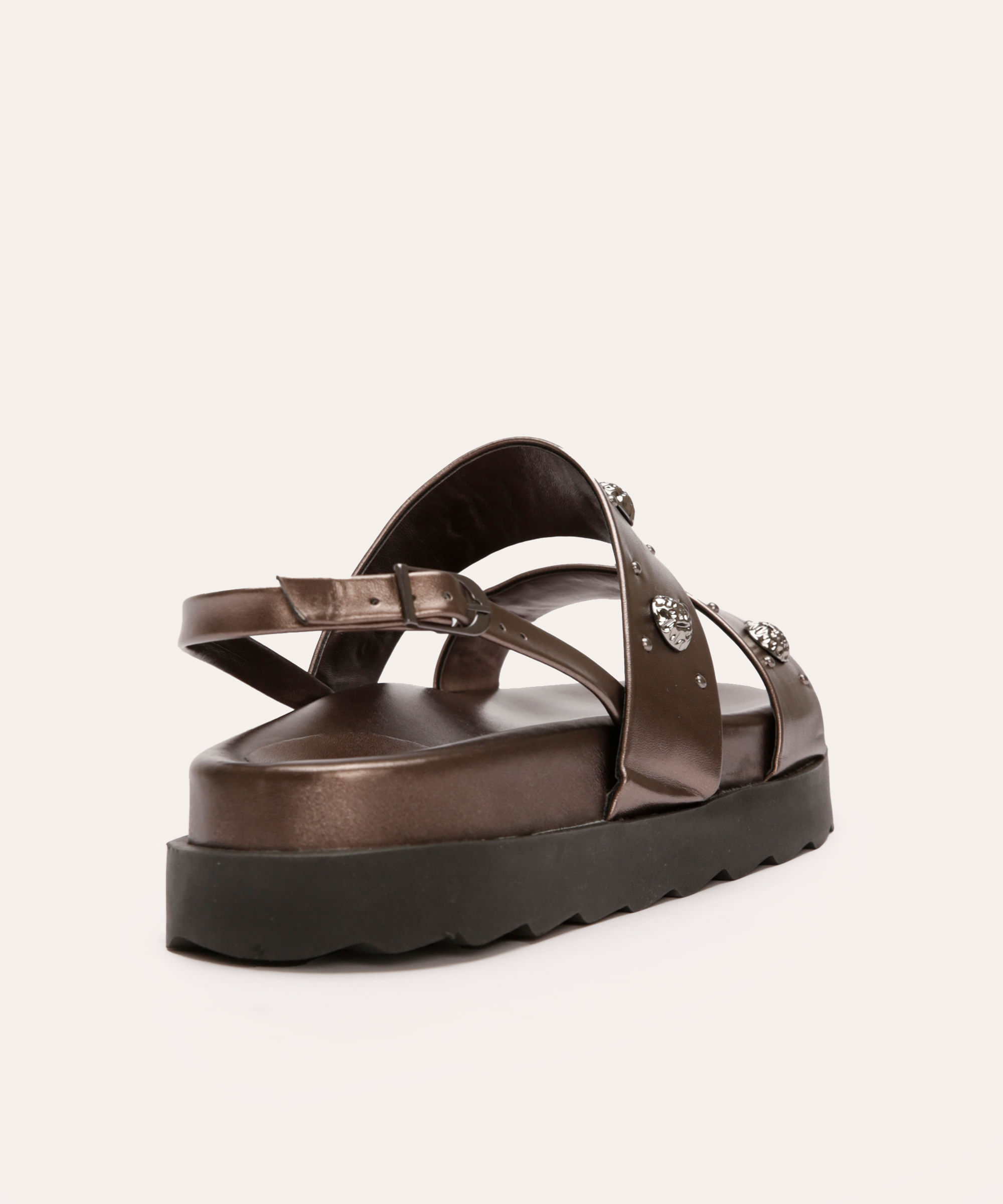 rasteirinha flatform com tachas metalizada oneself prateada