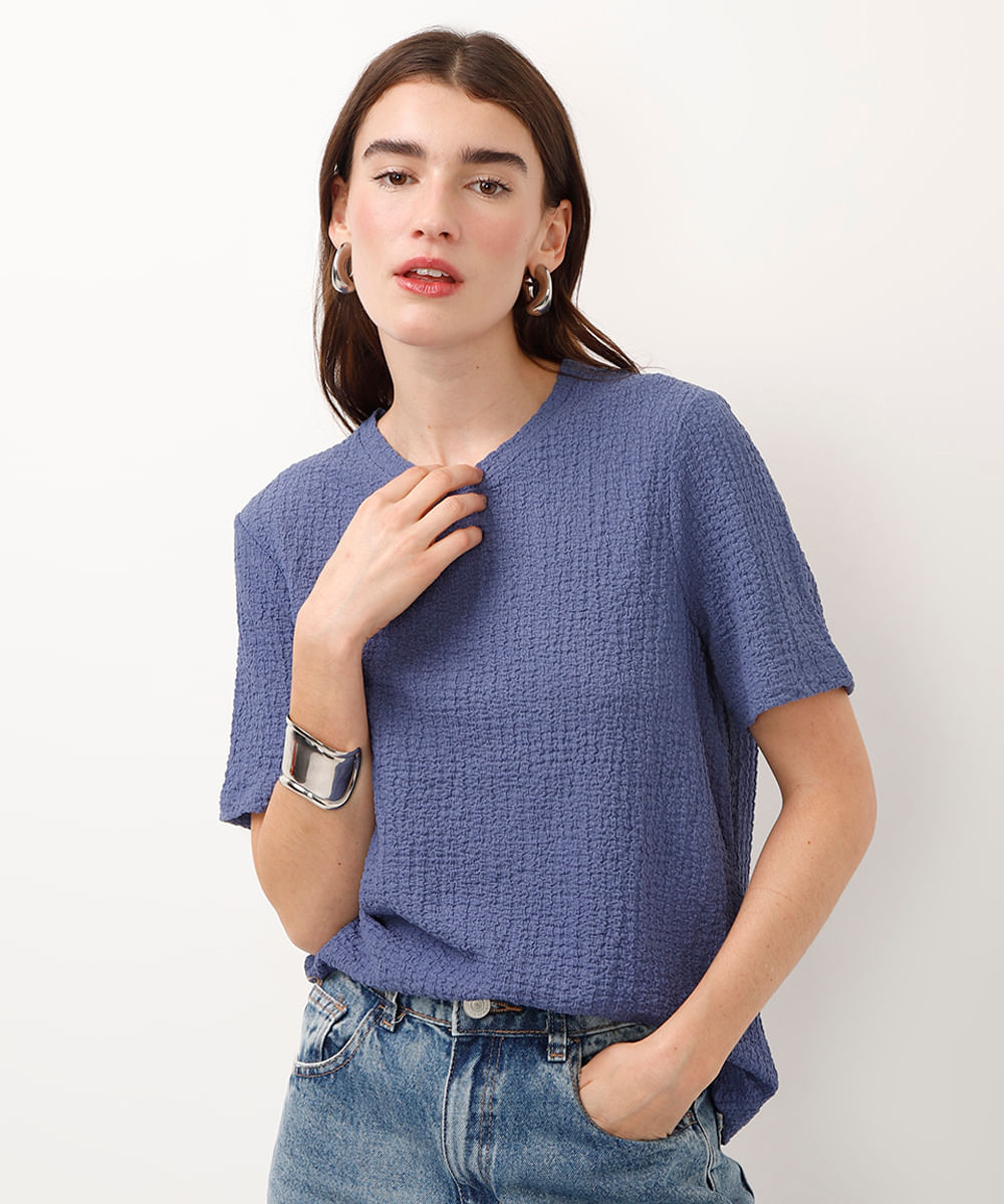 blusa texturizada manga curta azul