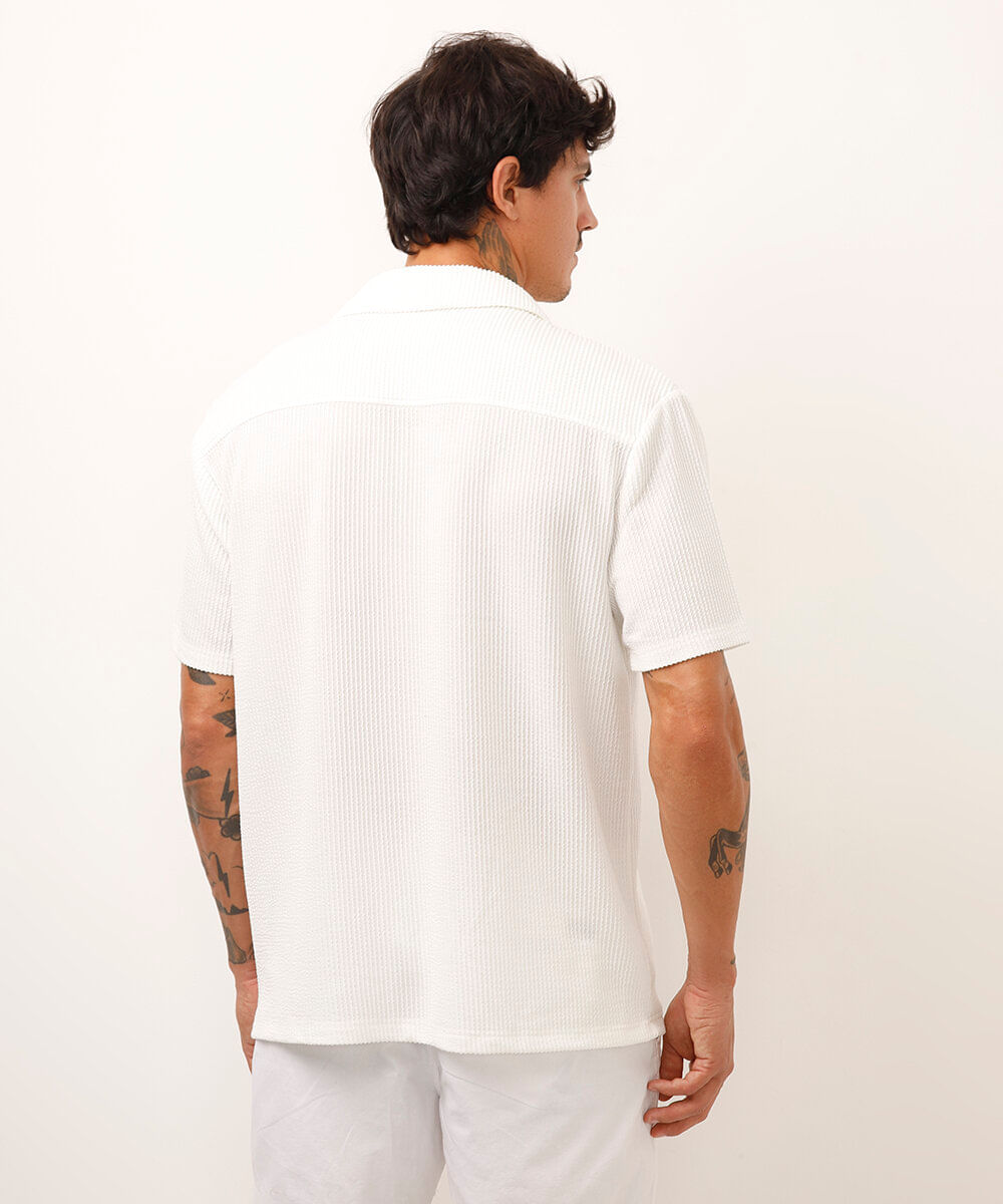 camisa manga curta texturizada e listrada - off white