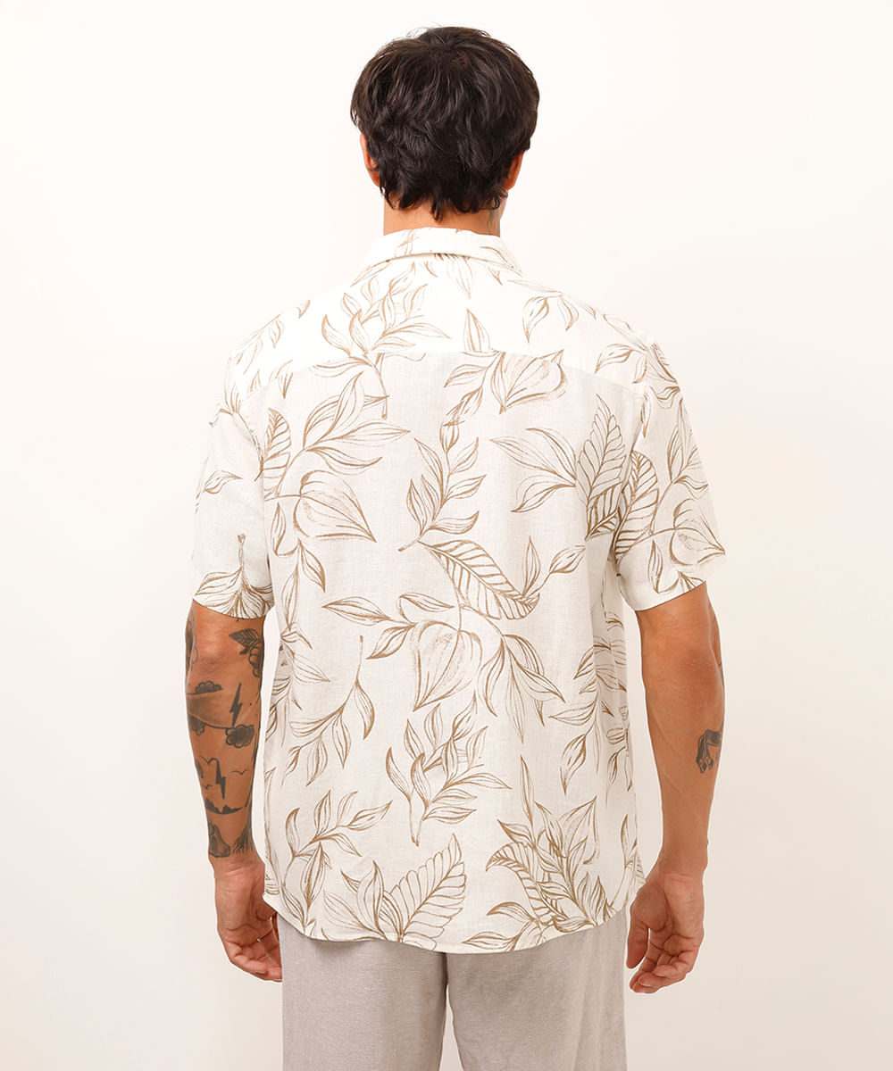 camisa comfort com linho folhagens off white