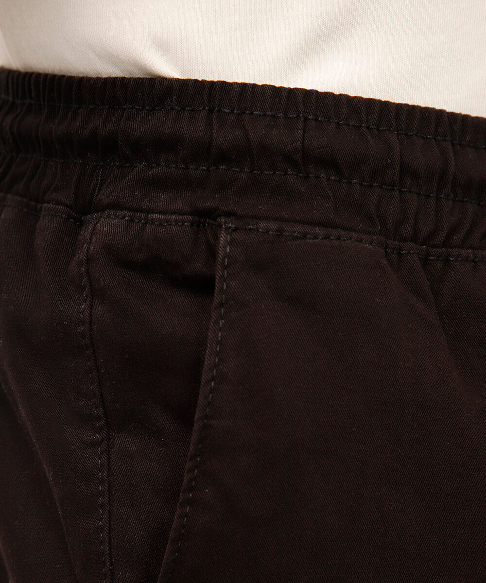 calça jogger cargo de sarja com cordão preta - preto