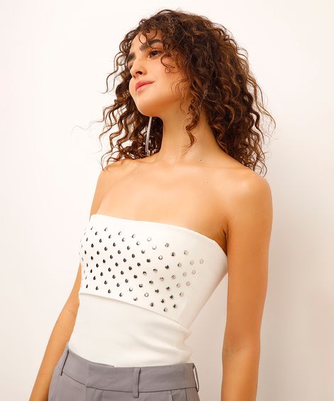 top sem manga com tachas off white