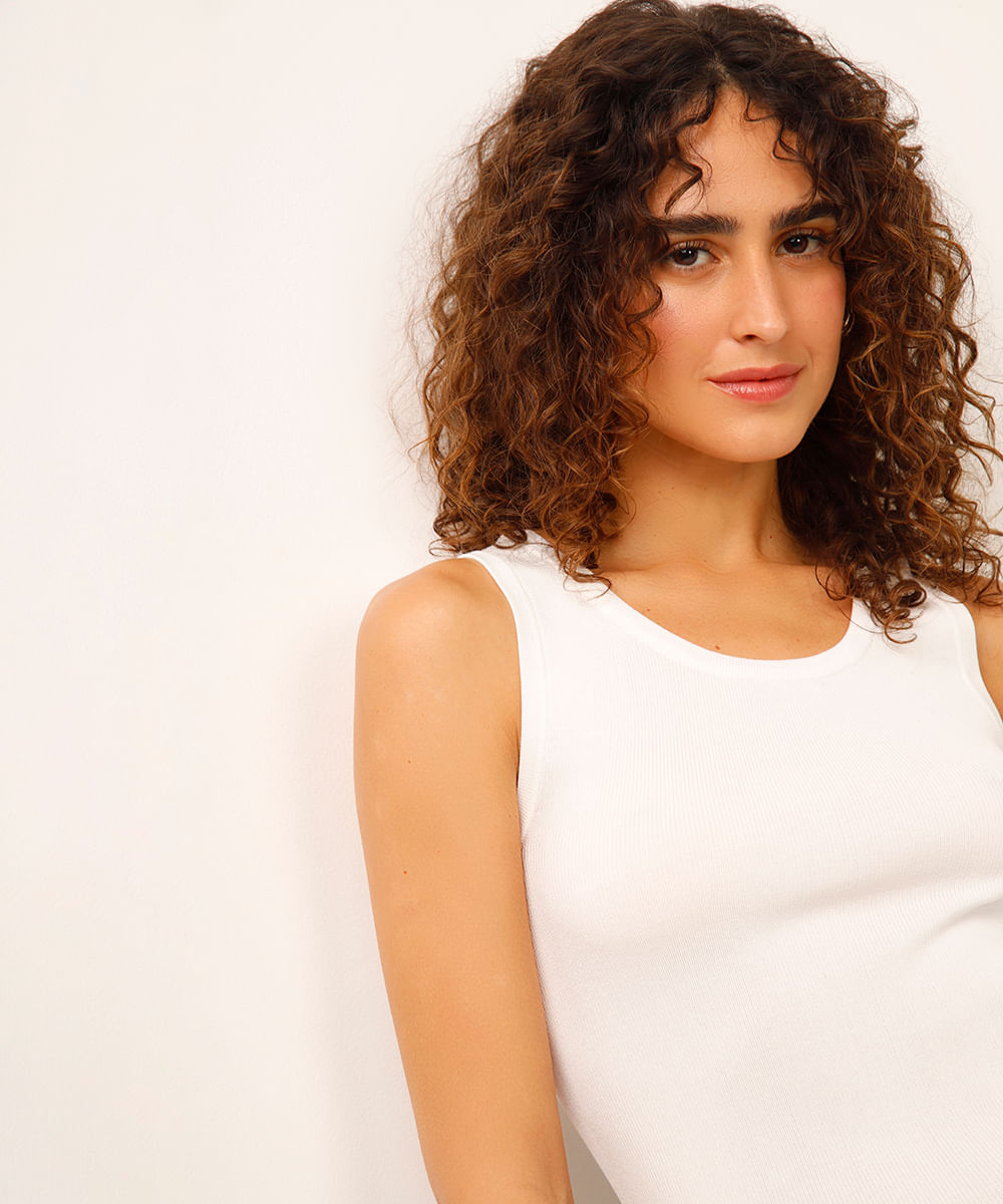 regata de tricot decote redondo off white