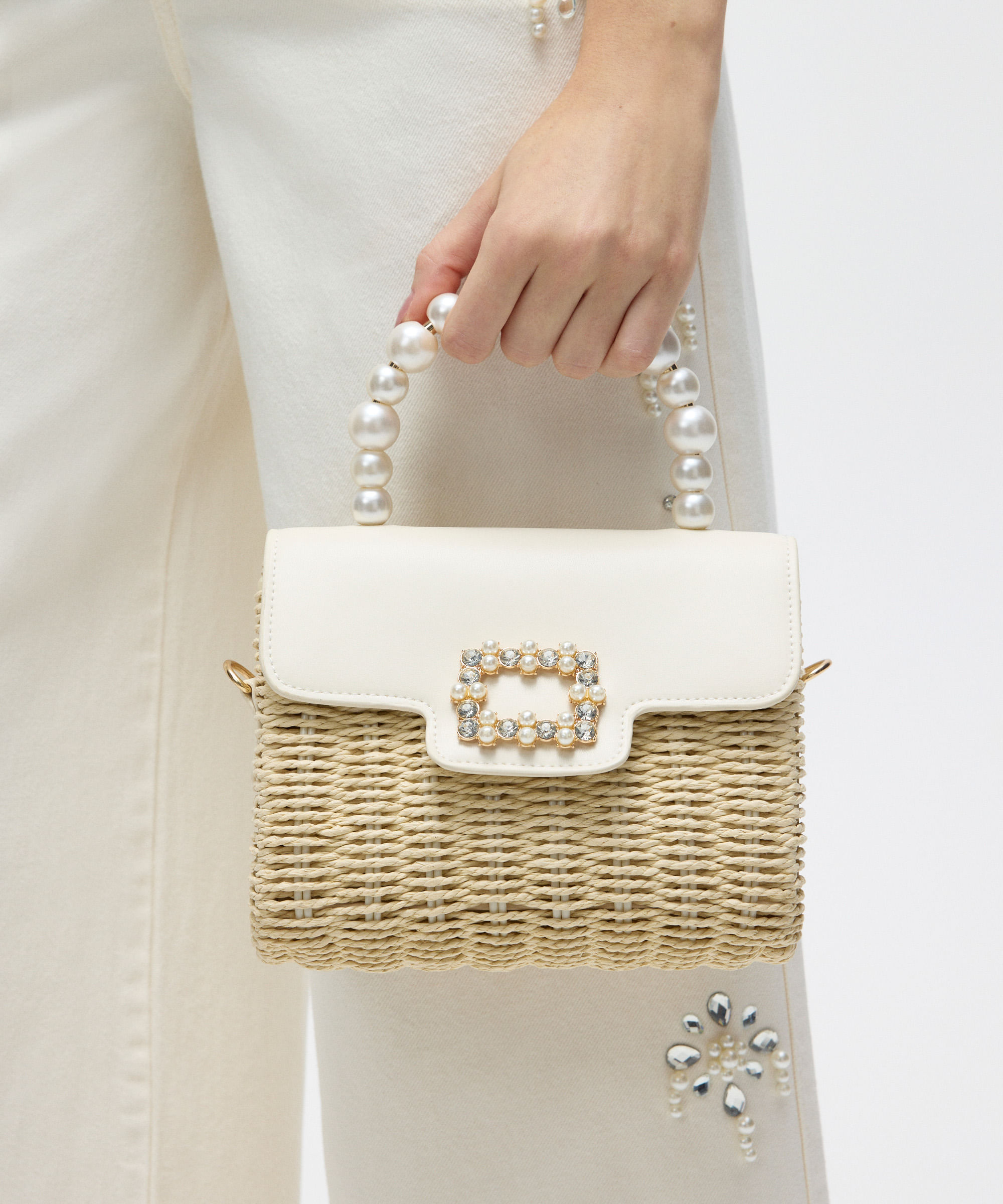 bolsa de mão com alça de pérolas patbo off white