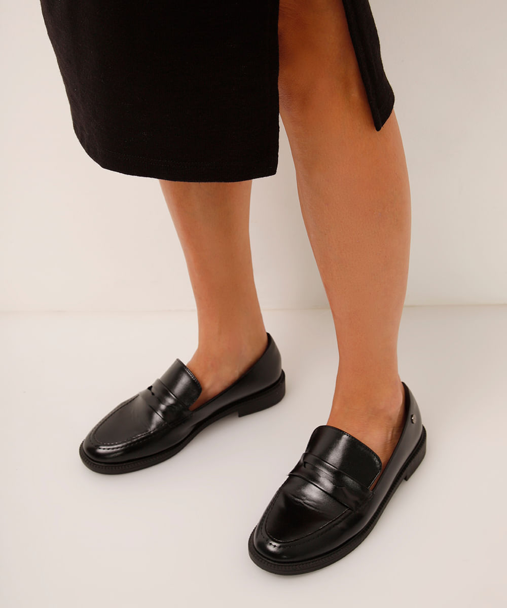 saia midi com fenda preta