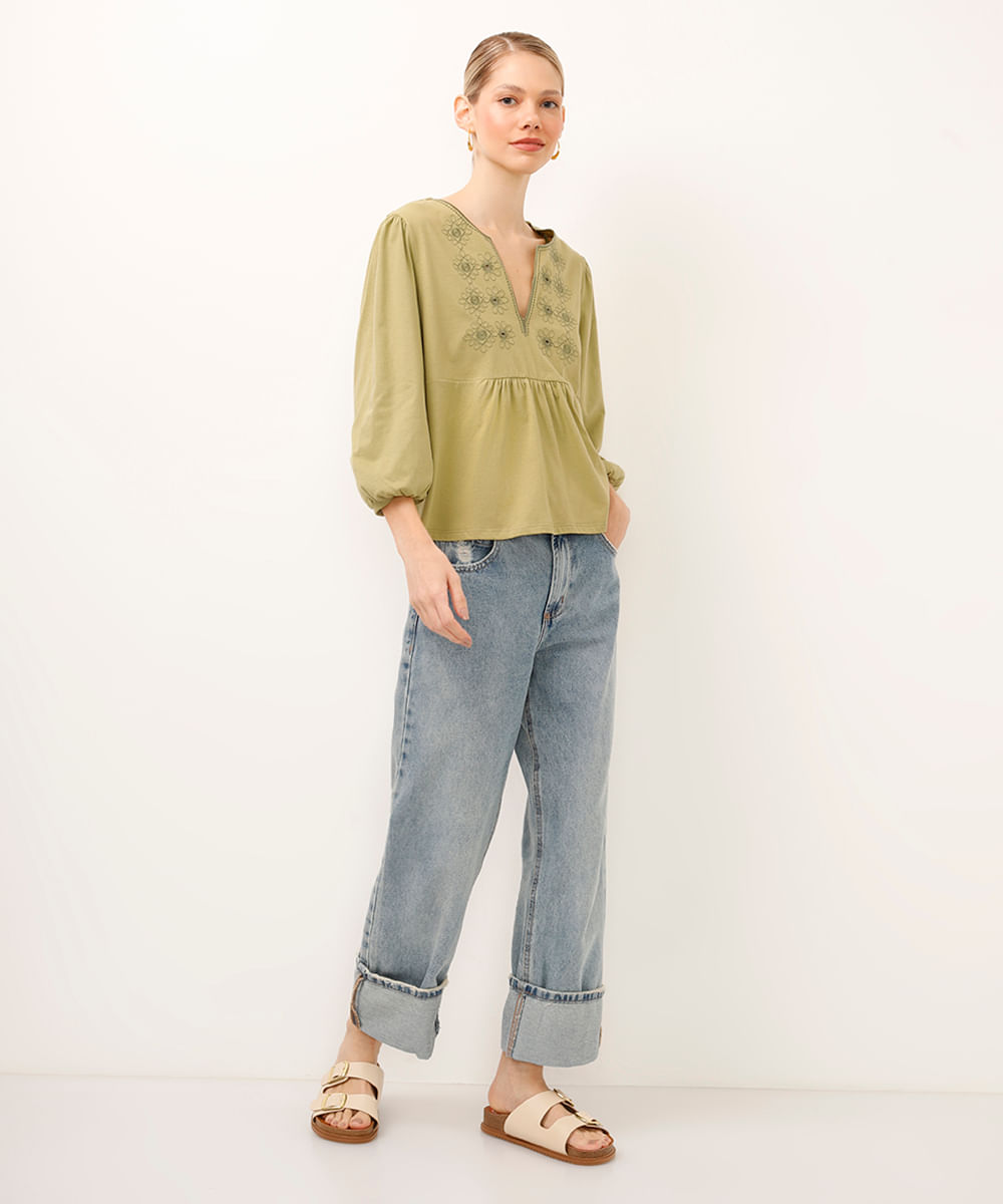 bata de algodão com bordado verde