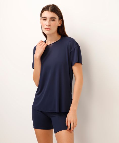 camiseta esportiva com recorte azul
