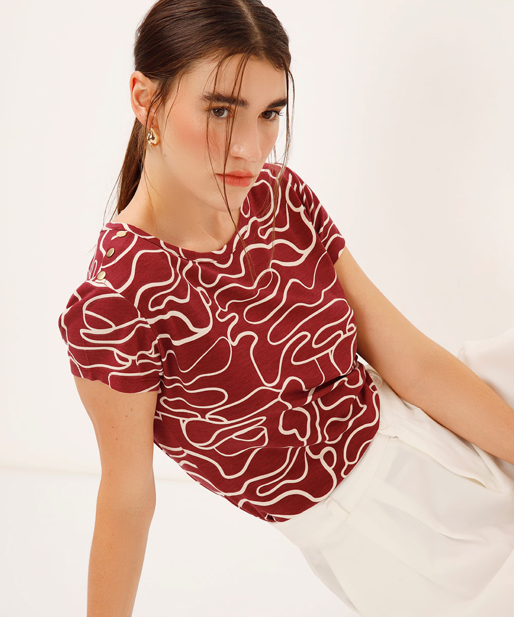 blusa de viscose abstrata manga curta vinho