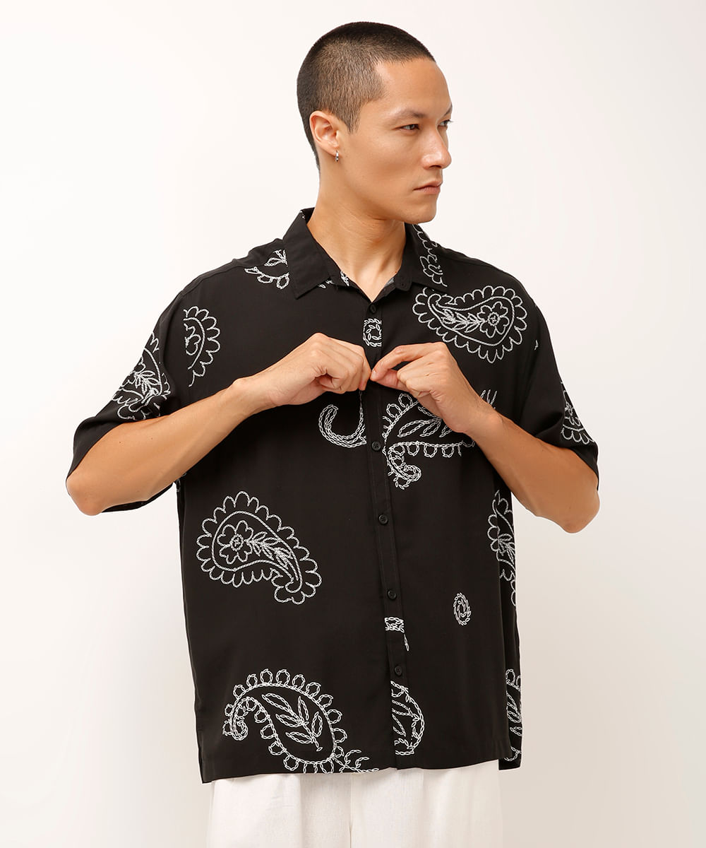 camisa de viscose manga curta arabesco preta