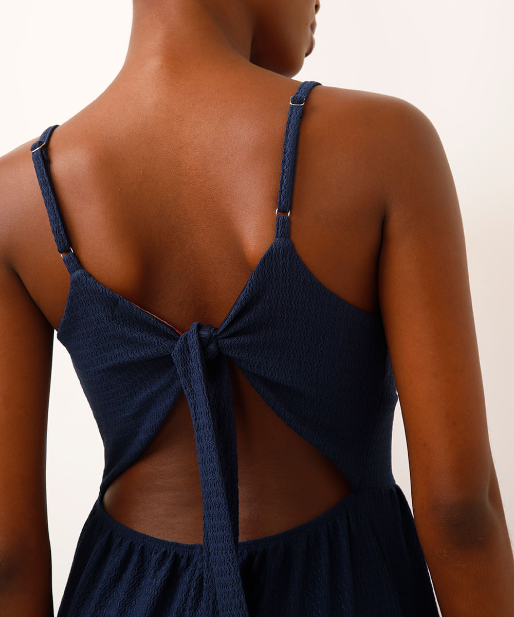 vestido midi com recorte texturizado azul