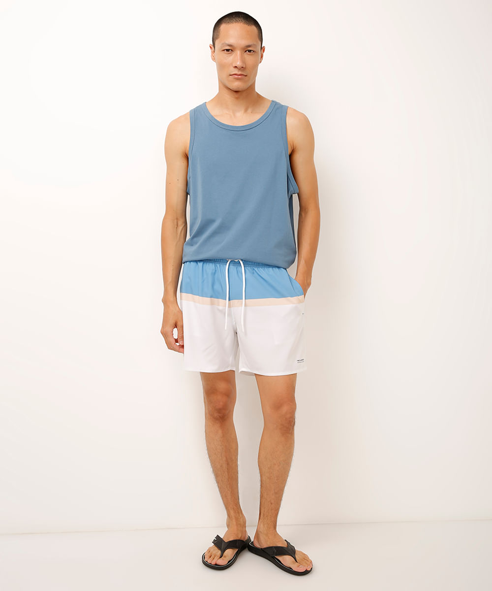 short tricolor com bolsos azul