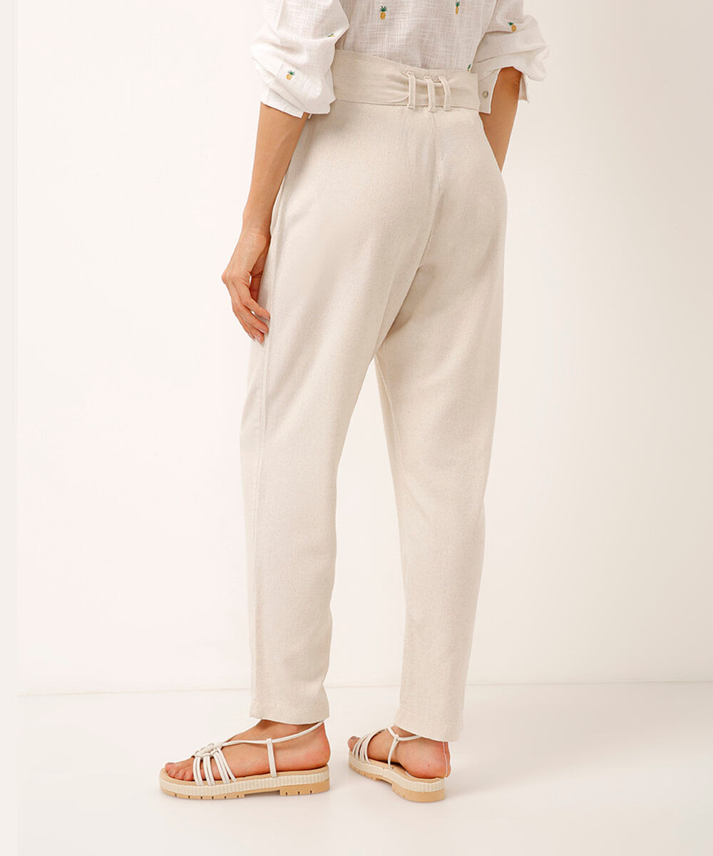 calça de alfaiataria com linho bege