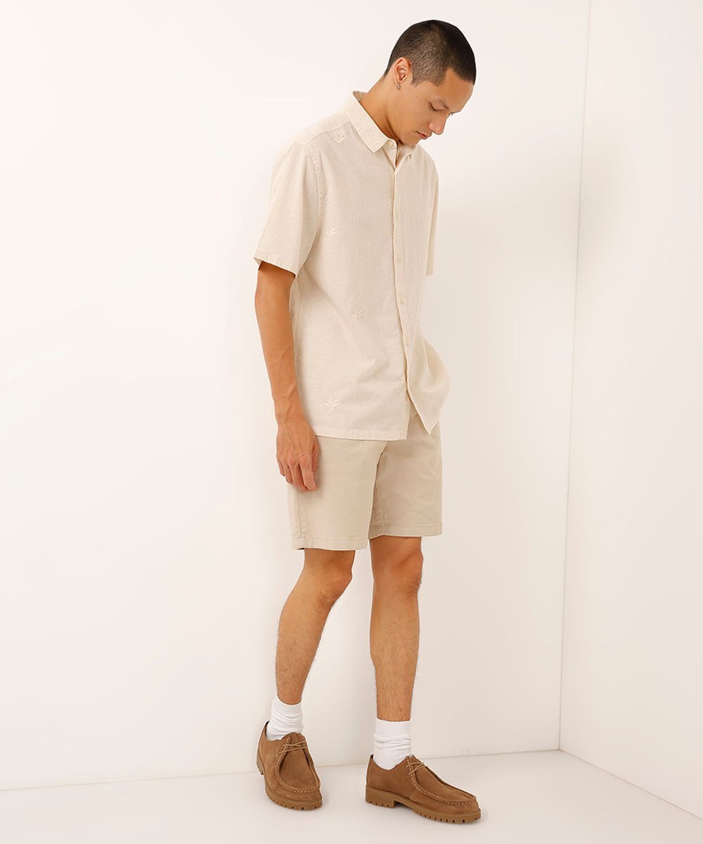 camisa relaxed com linho bordado folhagens bege