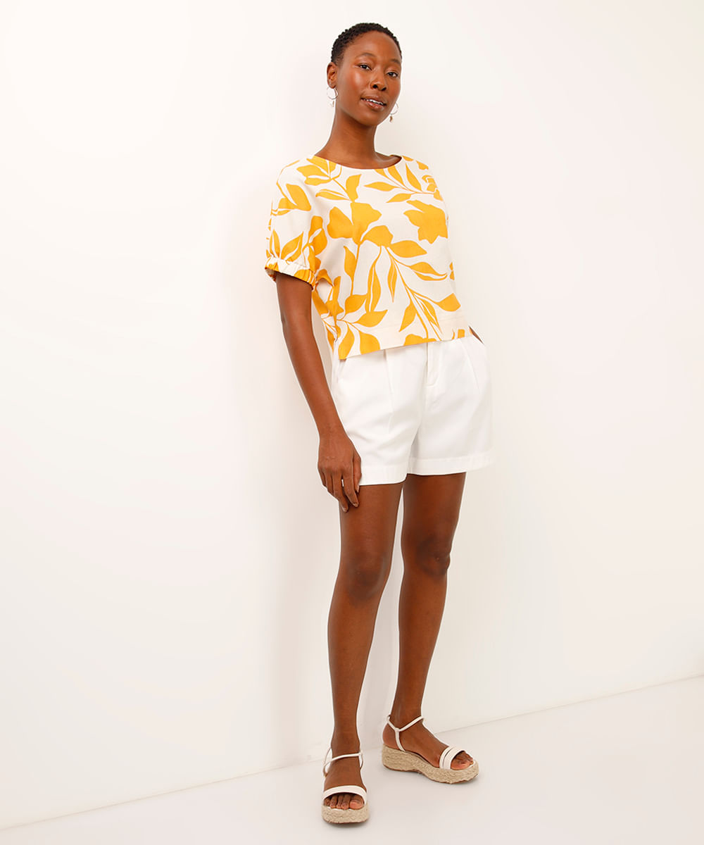 blusa com linho manga curta floral amarela