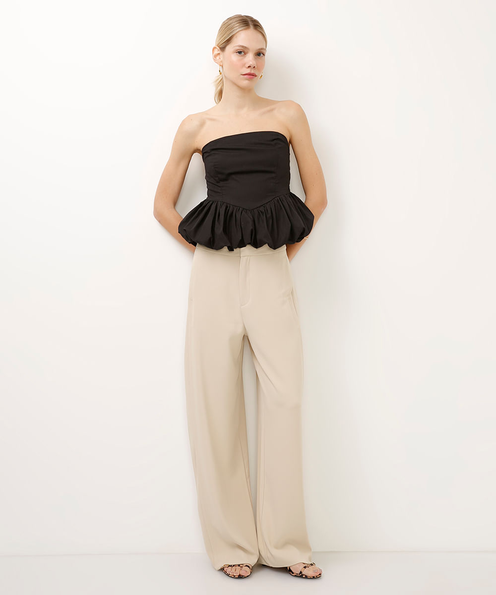 calça de alfaiataria com pregas bege