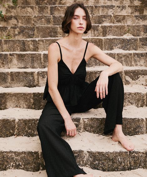 calça estilo pijama reta texturizada mindset preta