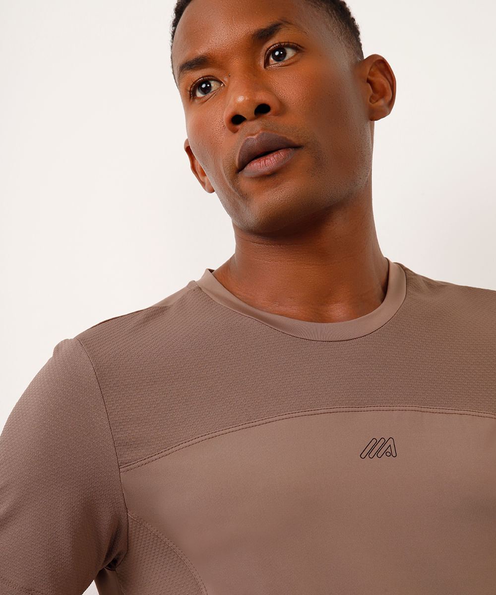 camiseta slim manga curta com recortes esportiva ace marrom