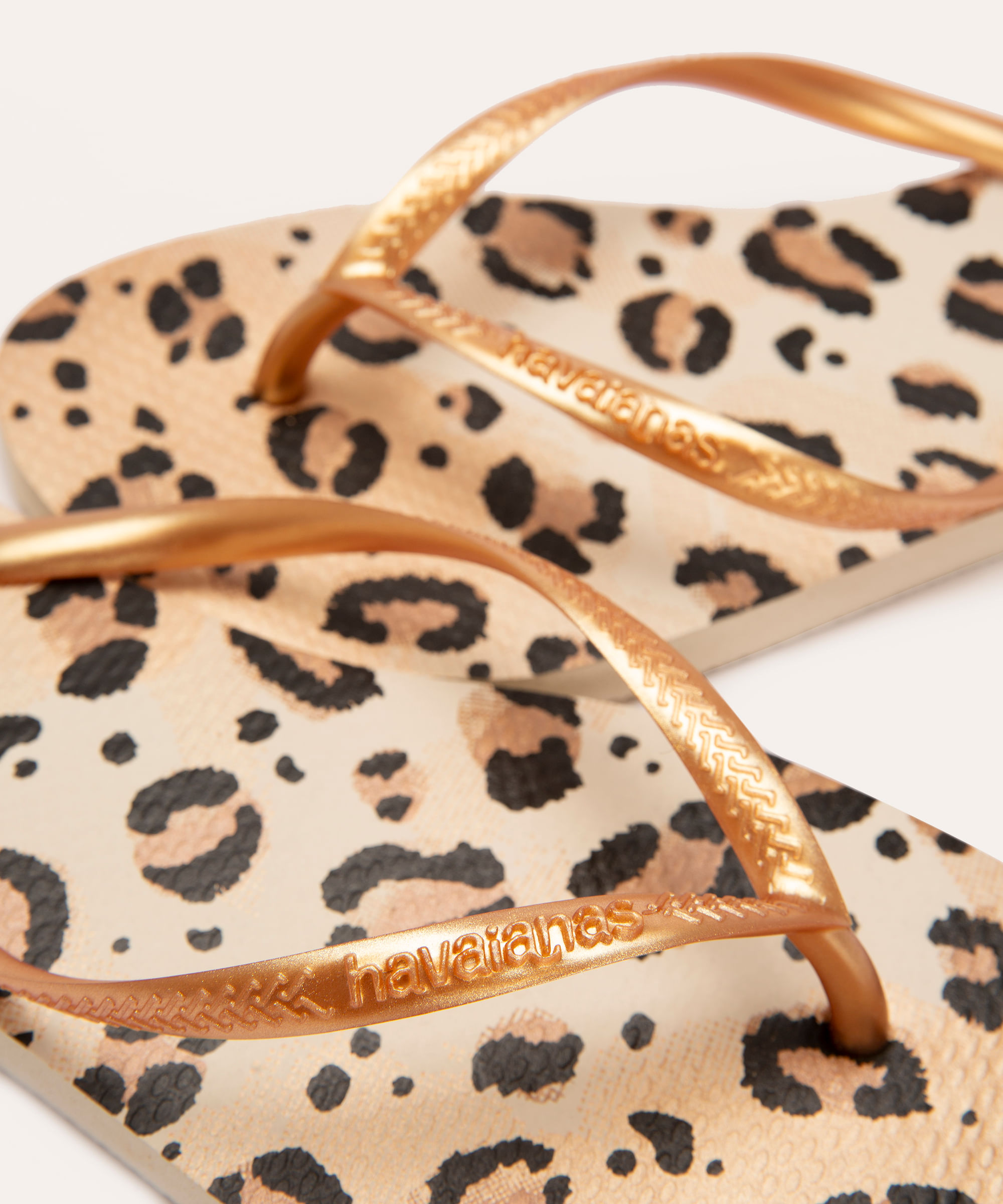 chinelo havaianas slim animal print bege