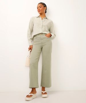 calça wide leg cropped de sarja verde
