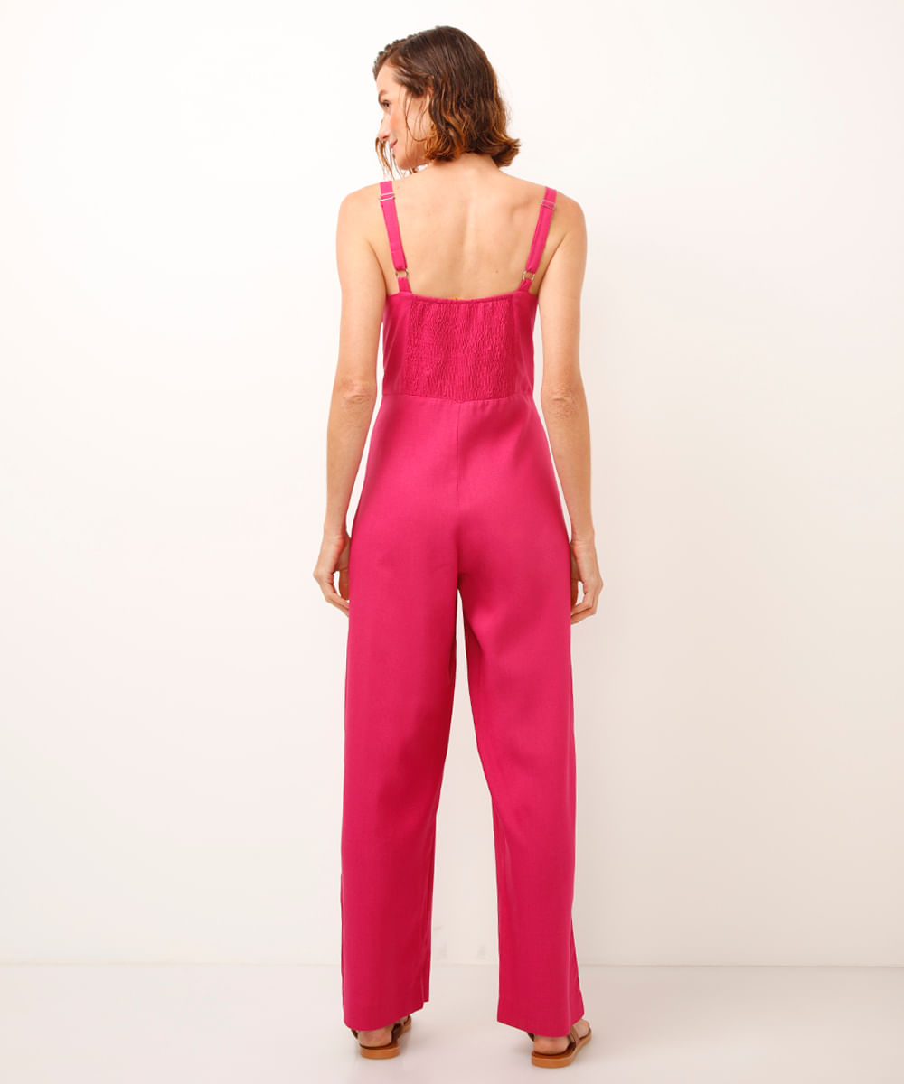 macacão com linho decote quadrado rosa