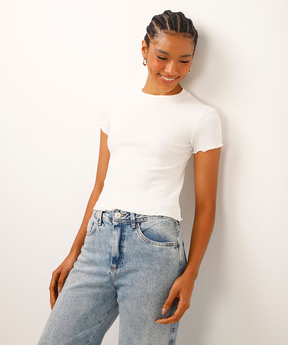 blusa de viscose canelada com frufru off white