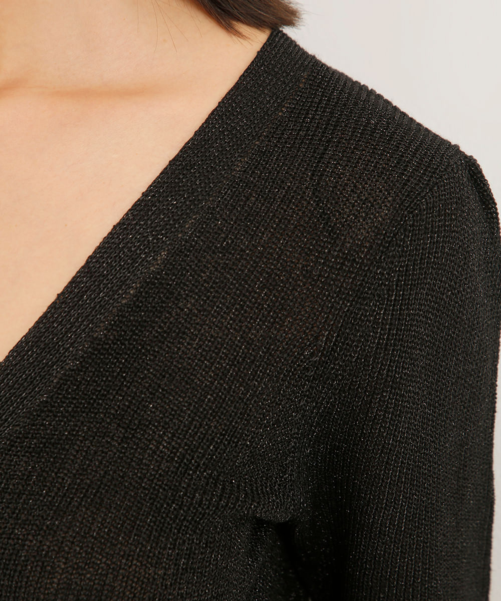 blusa de tricot decote v com brilho preta