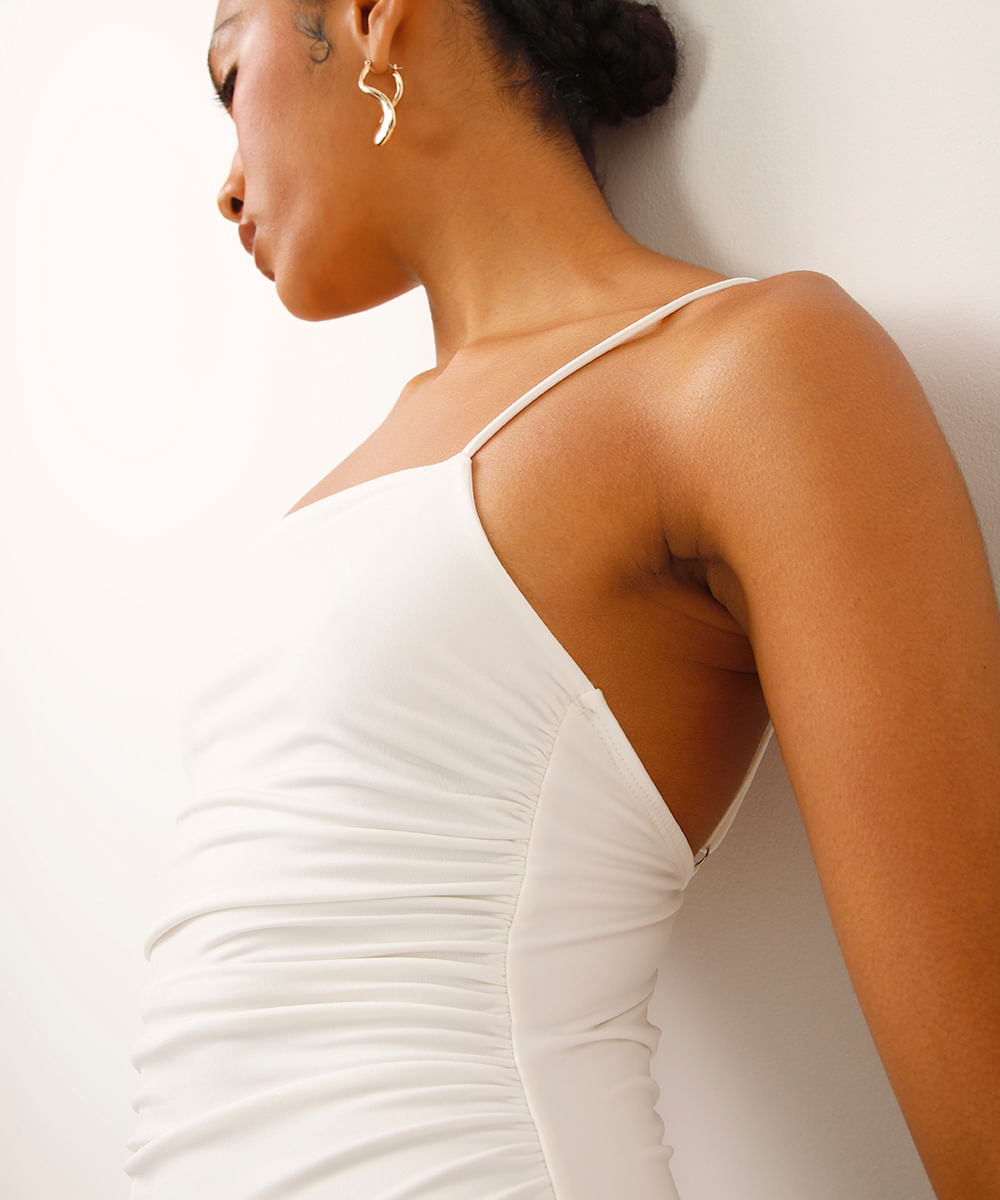 vestido longo franzido alça fina off white