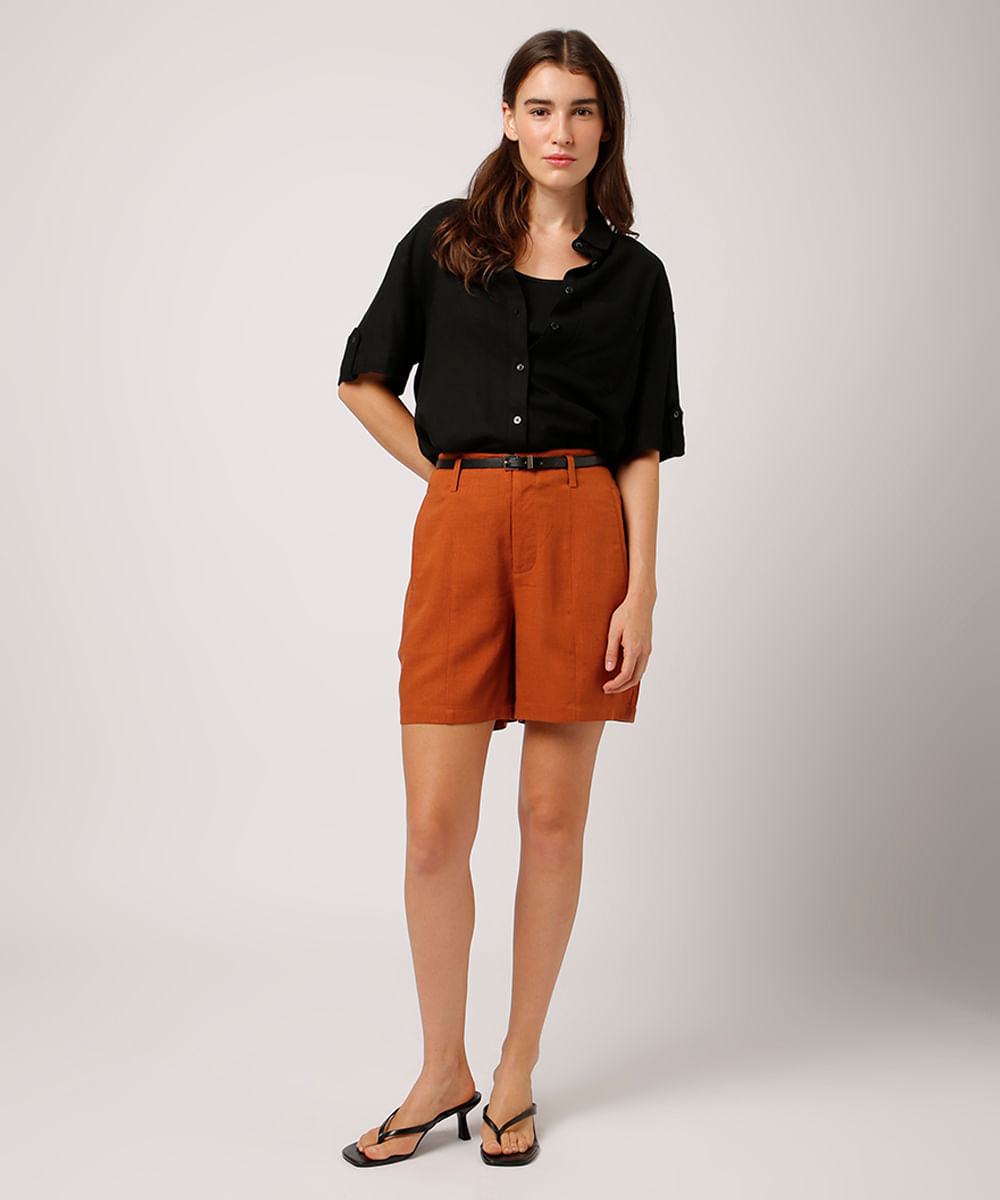 bermuda de alfaiataria com linho e cinto mindset marrom