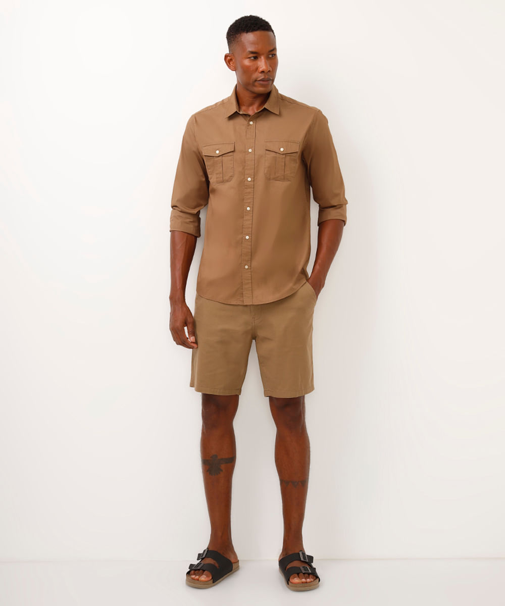 camisa comfort de algodão com bolsos marrom