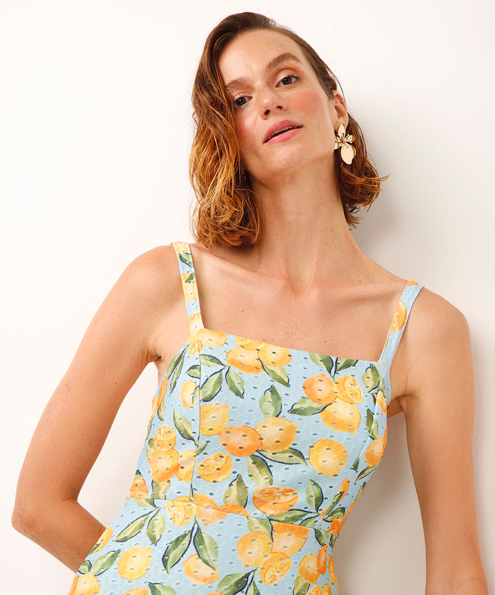 vestido curto de laise estampado azul