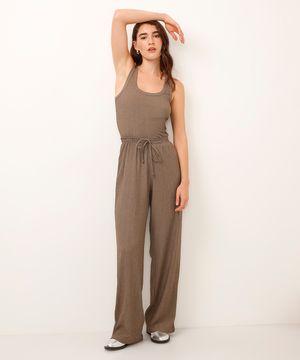 calça pantalona texturizada marrom