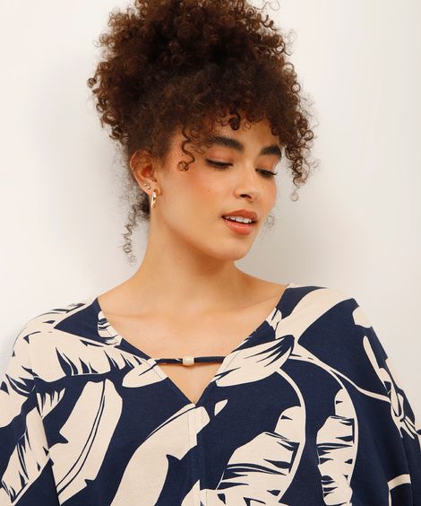 blusa de viscose decote v folhagens azul