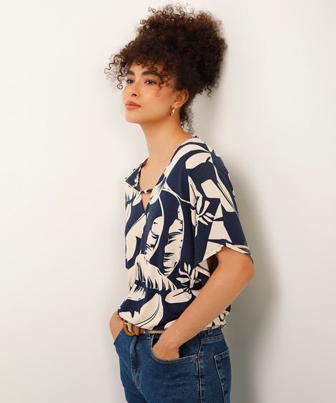blusa de viscose decote v folhagens azul