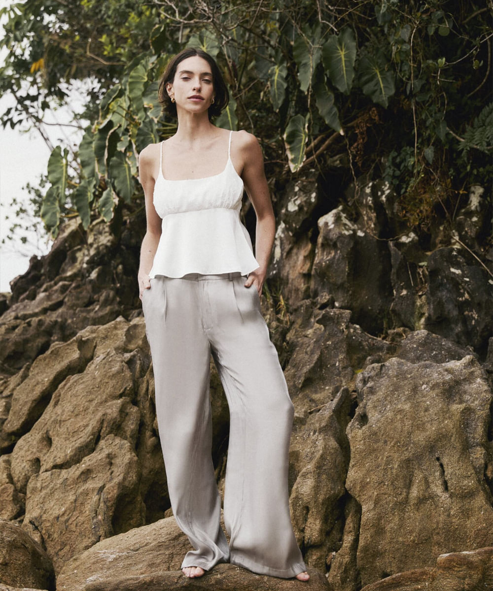 calça de alfaiataria acetinada mindset cinza