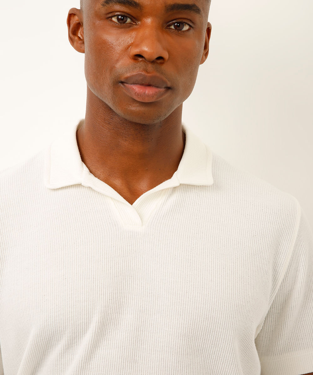 polo comfort texturizada off white