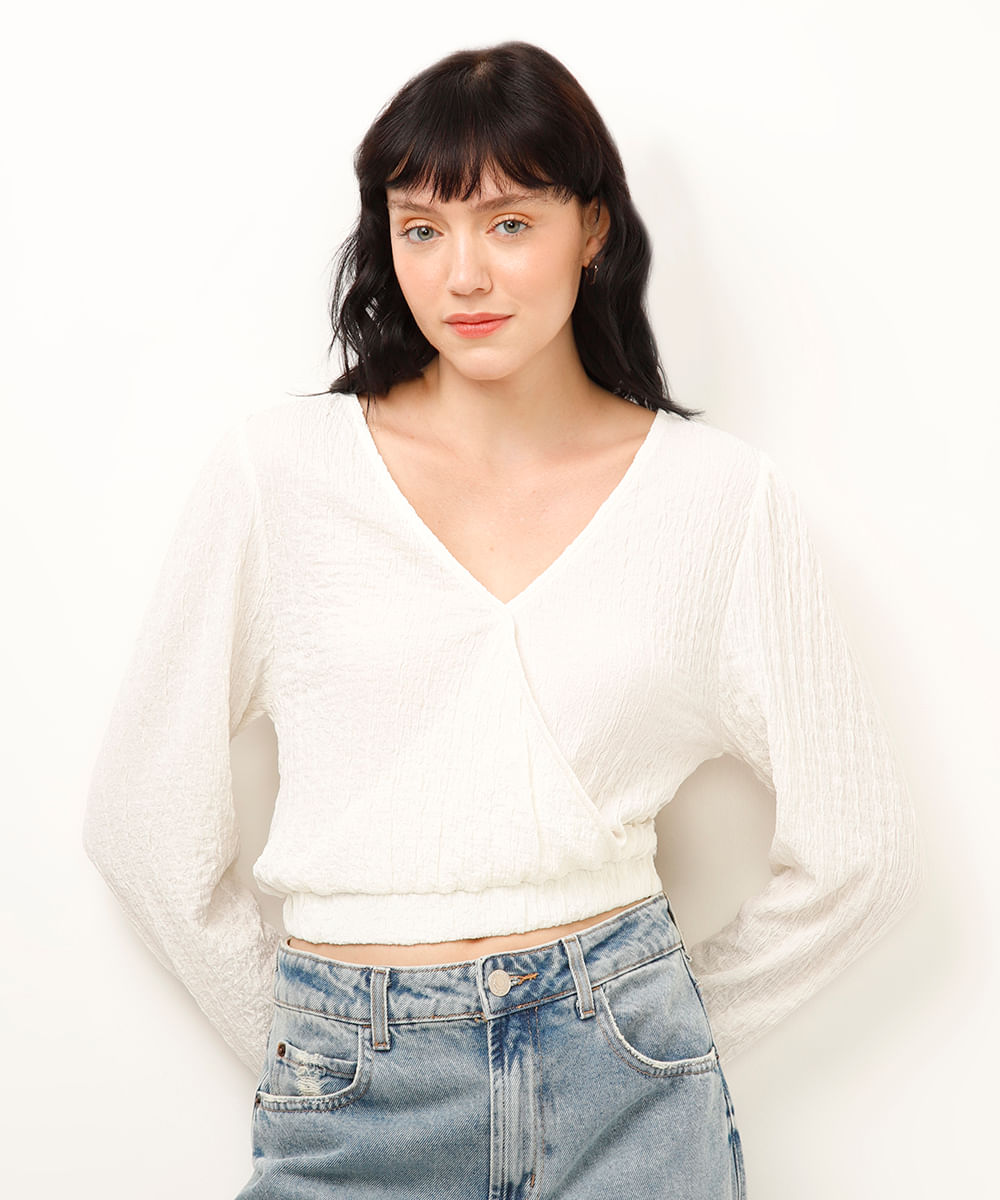 blusa com transpasse manga bufante texturizada off white
