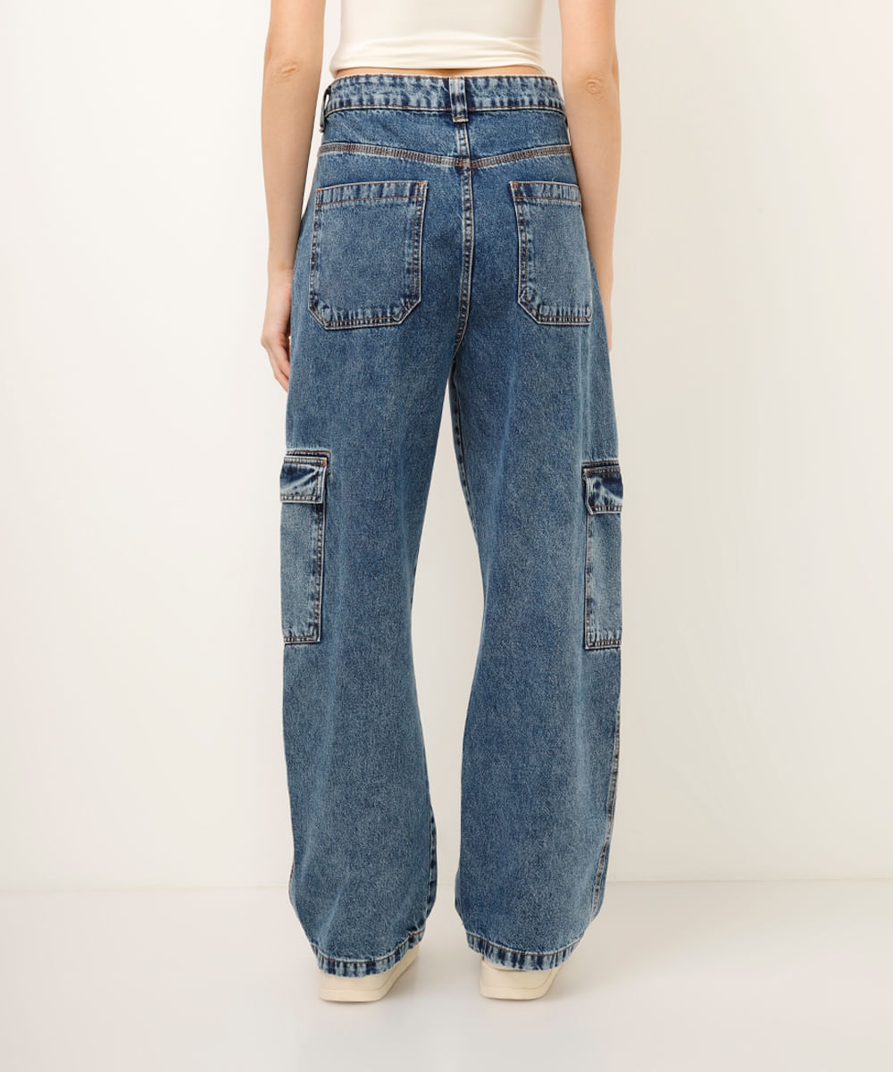calça wide leg jeans com bolso cargo azul
