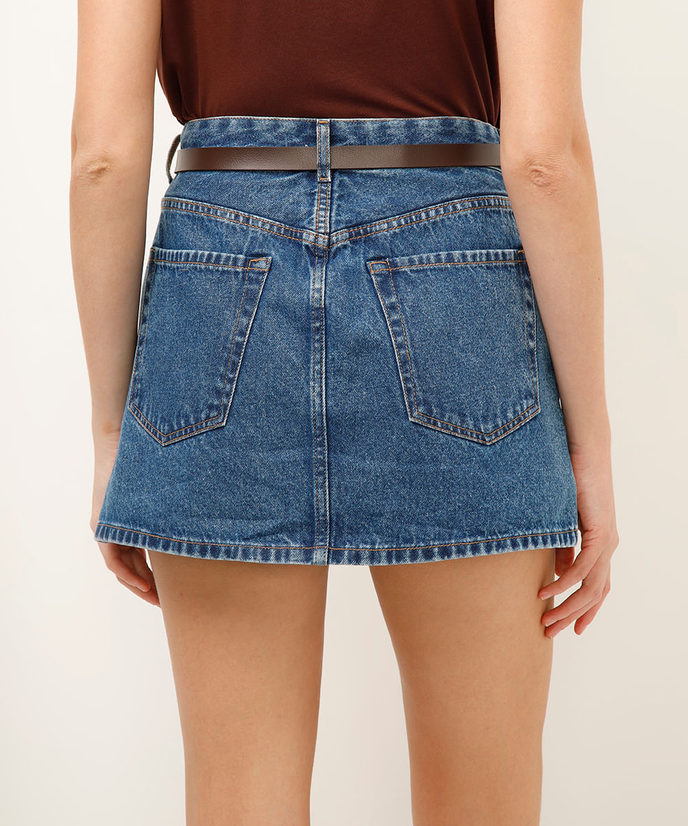 short saia jeans com cinto azul