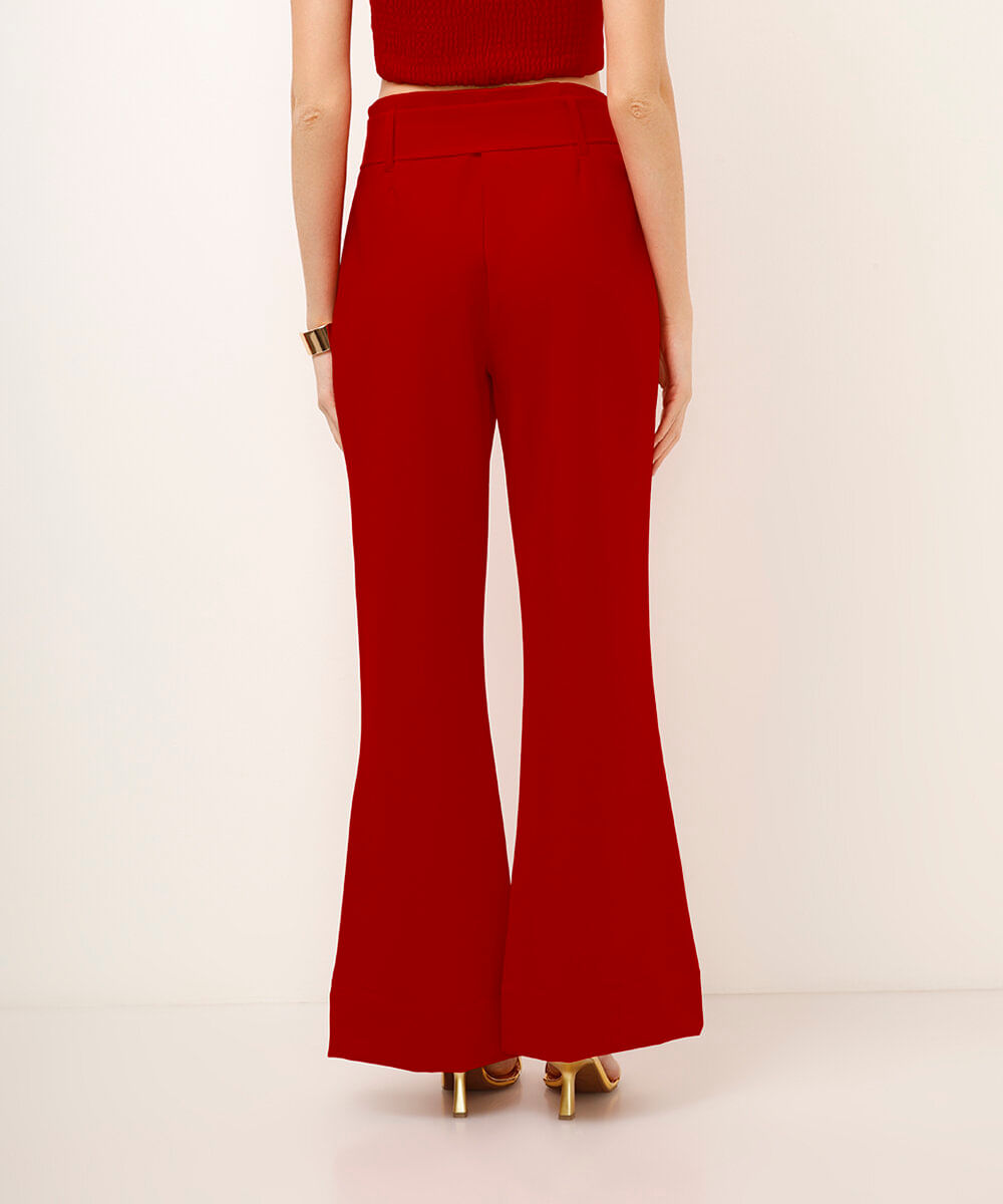 calça flare com cinto vermelha