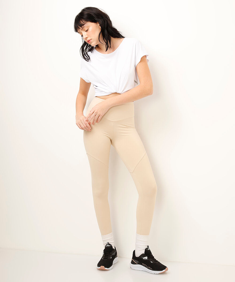 blusa esportiva ace com recortes e refletivo branca