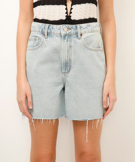 short midi jeans barra desfiada azul