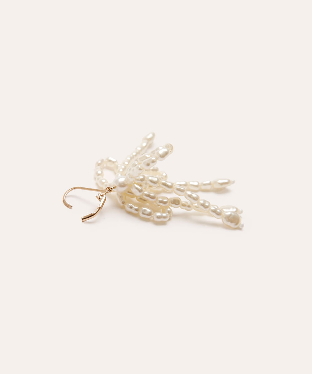 brinco laços de pérolas branco