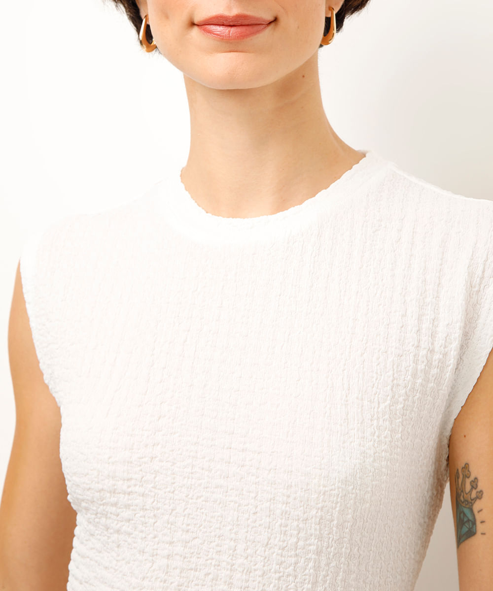 regata decote redondo texturizada off white