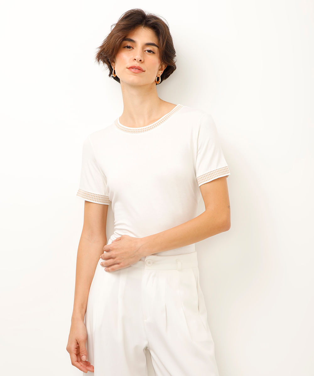 camiseta de viscose decote redondo manga curta off white
